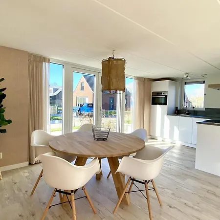Stunning Near Beaches And Golf Course